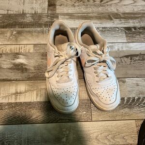 air force 1s white. women’s 7.5